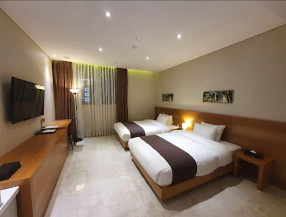 Benikea Hotel Yangsan Exterior foto